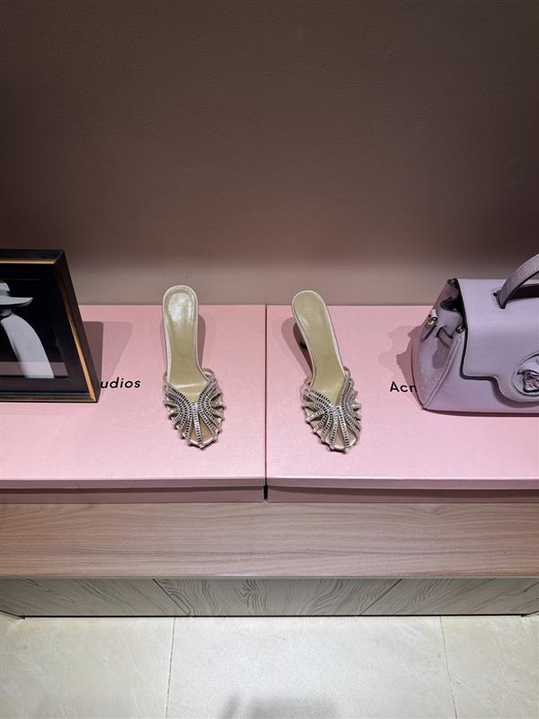 20251128101324572 300